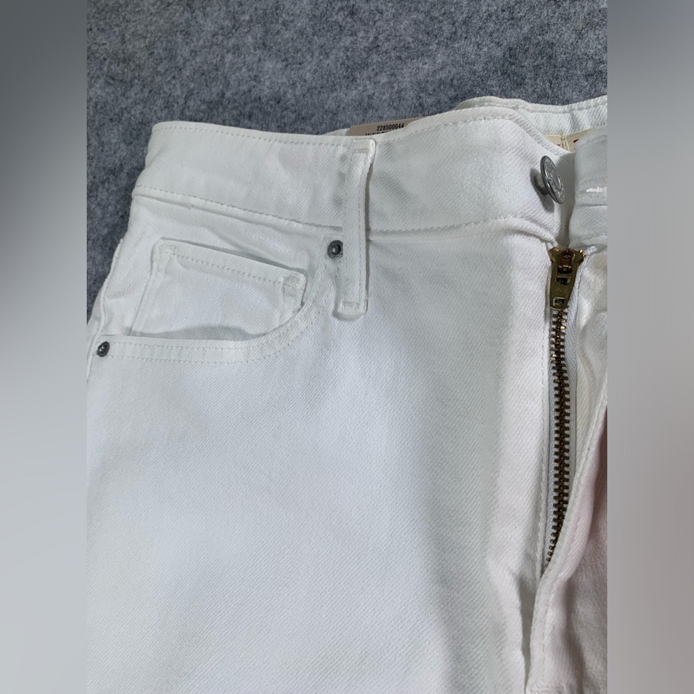 Levi's Classic Cream Jeans - Picture 15 of 16